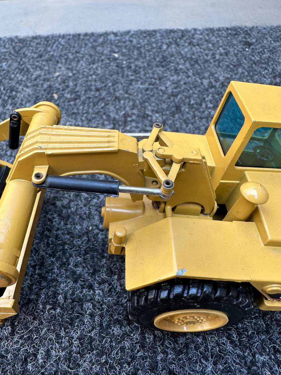 DINKY TOYS