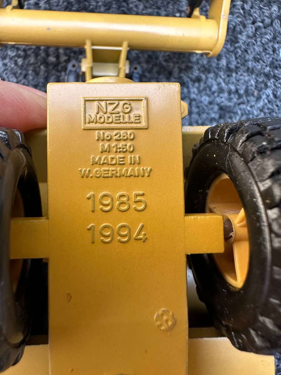 DINKY TOYS