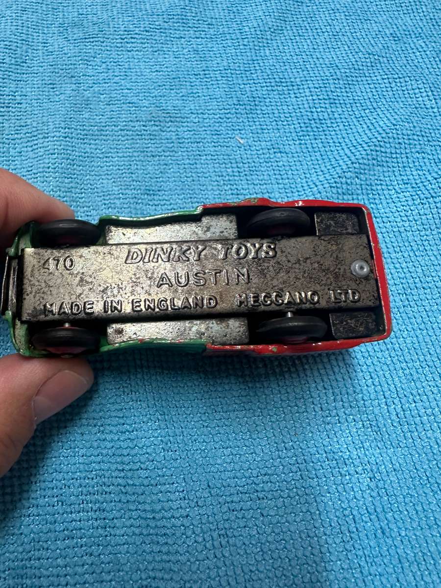 DINKY TOYS