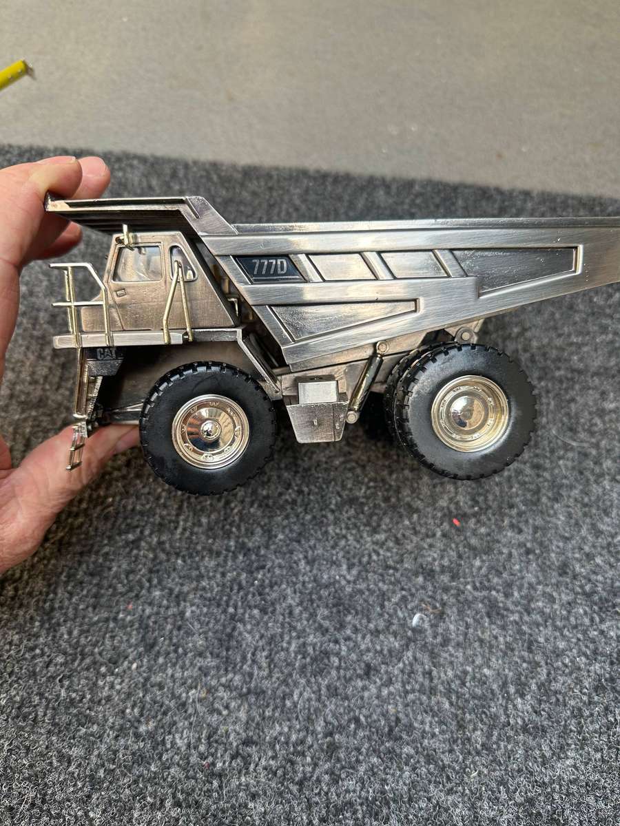 TRACTOR ( CATERPILLAR )