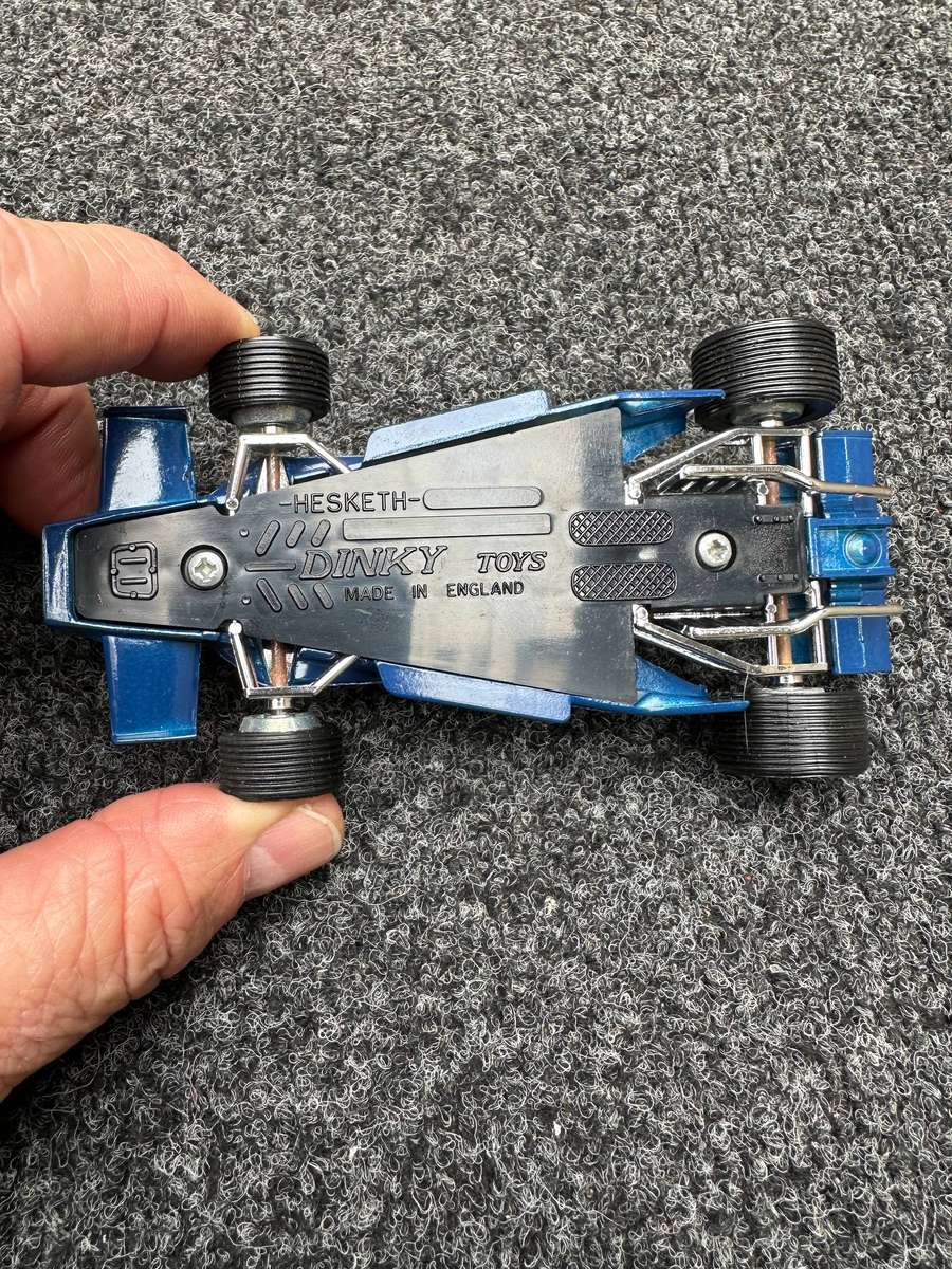 DINKY TOYS