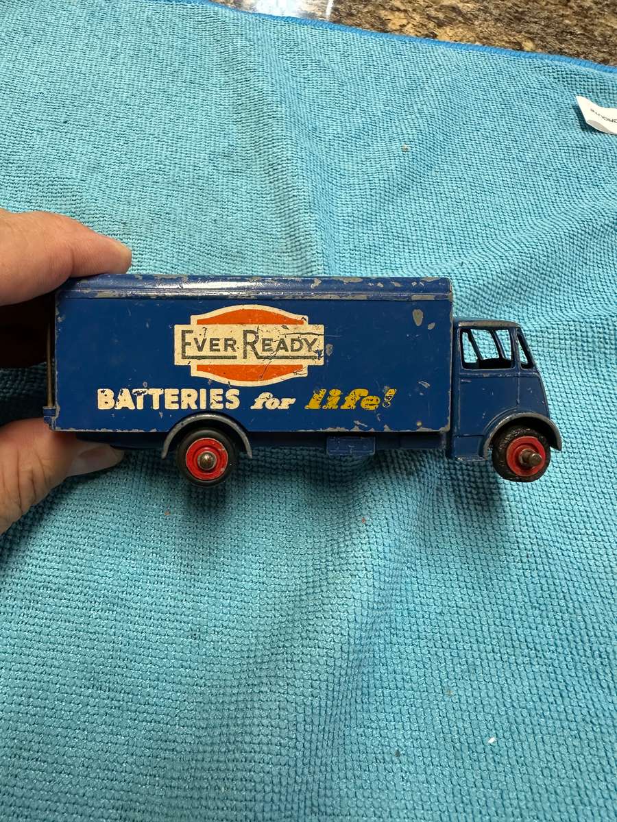 DINKY TOYS