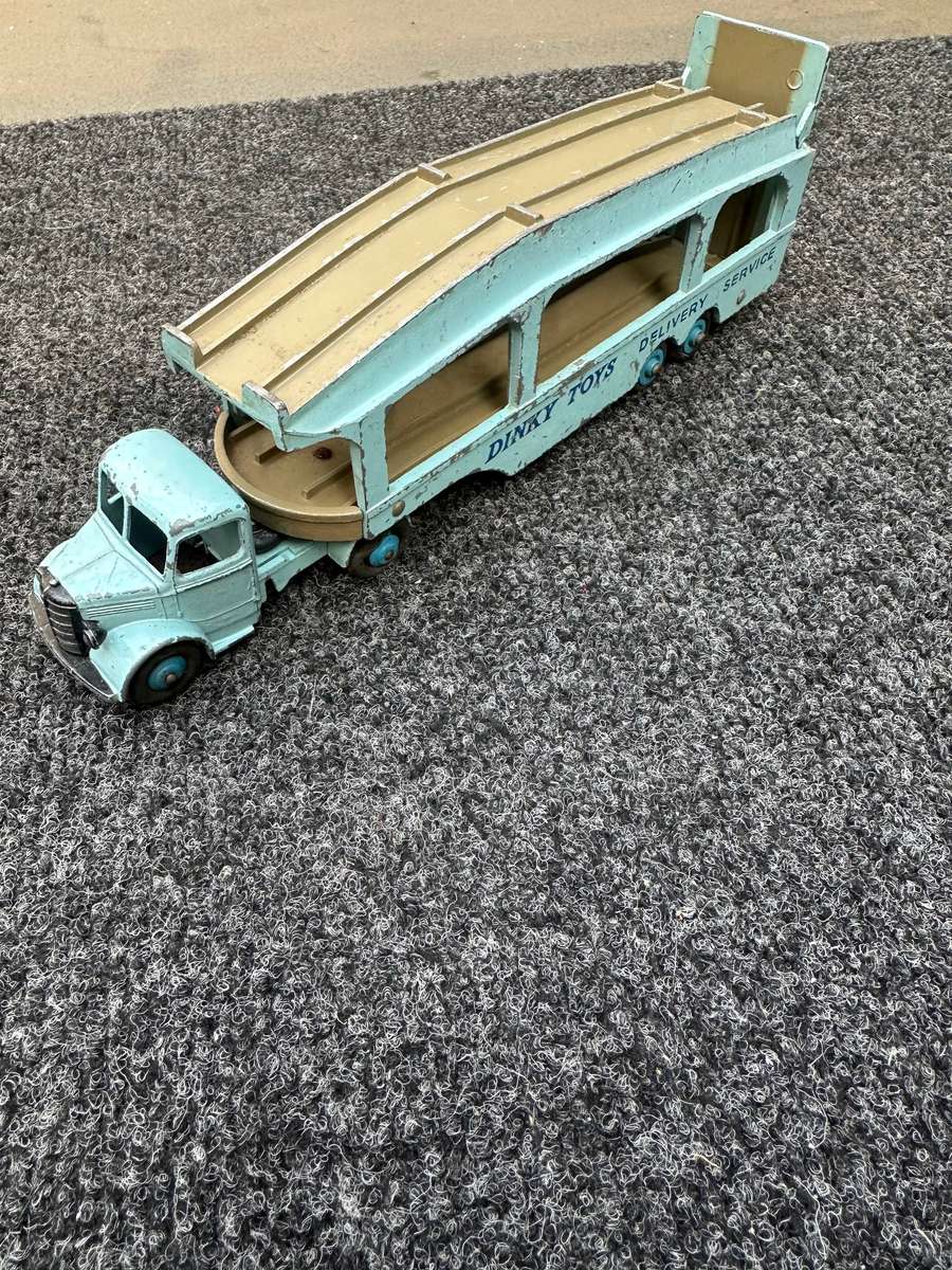 DINKY TOYS