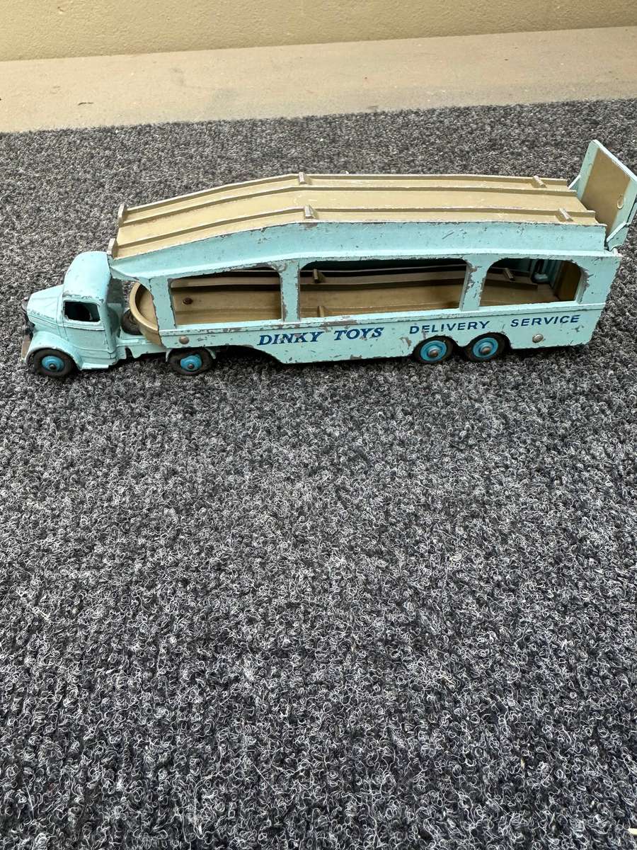 DINKY TOYS