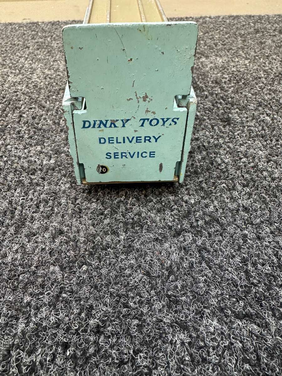 DINKY TOYS