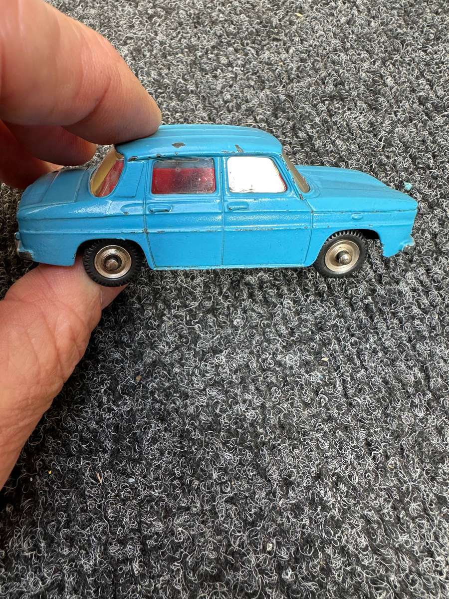 DINKY TOYS