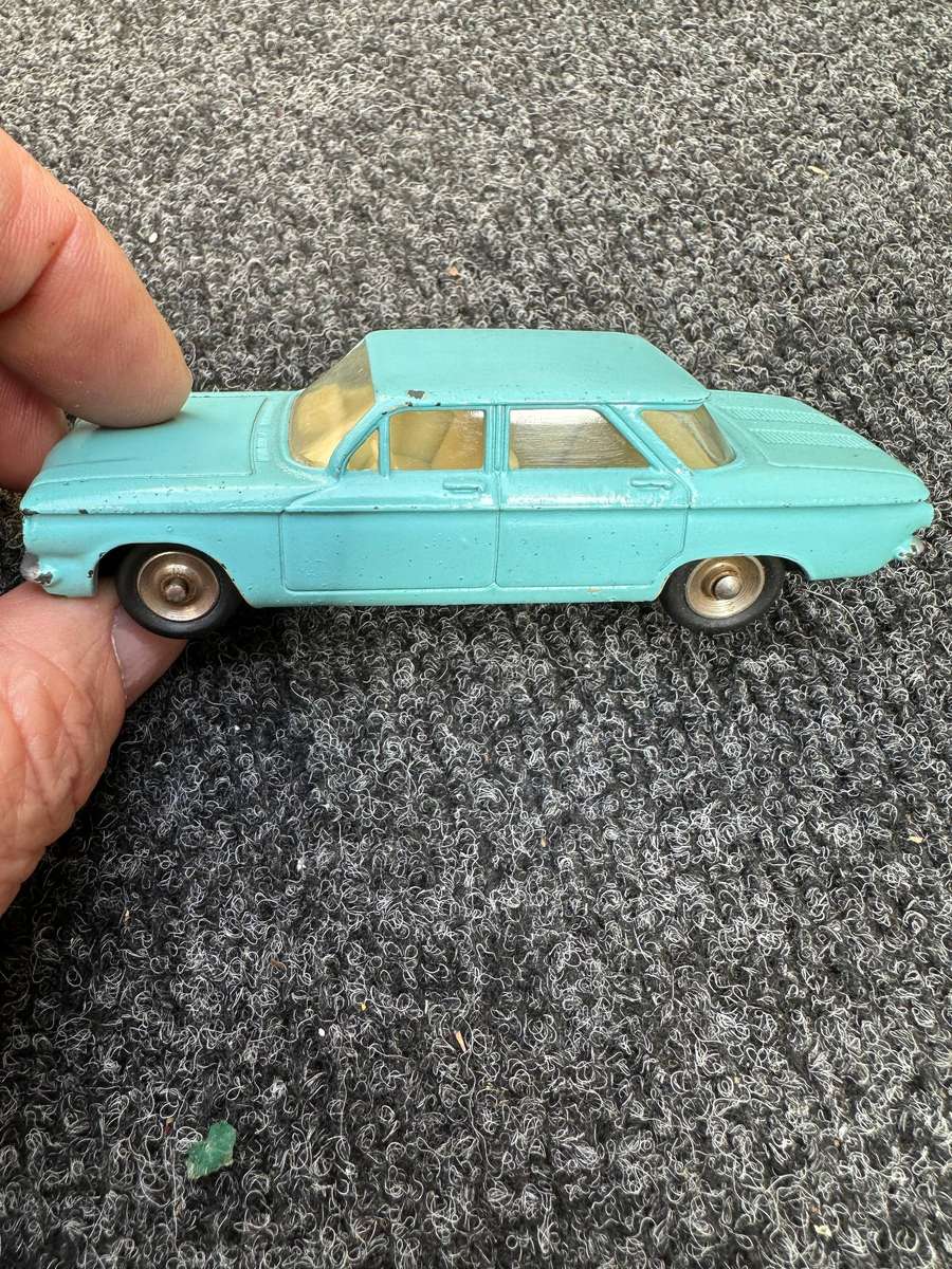 DINKY TOYS
