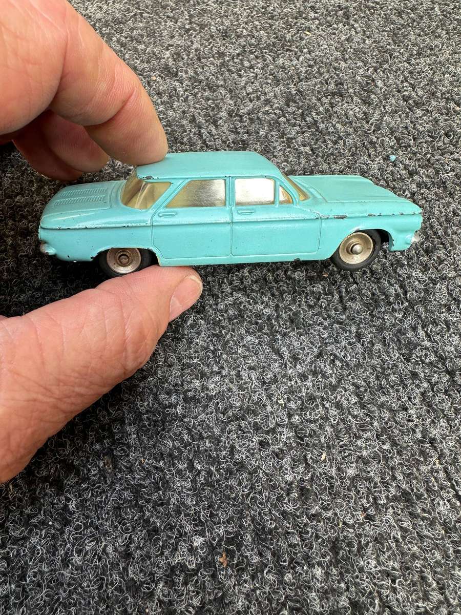 DINKY TOYS