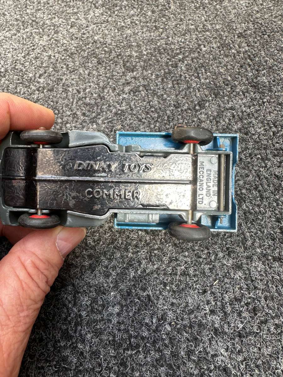 DINKY TOYS