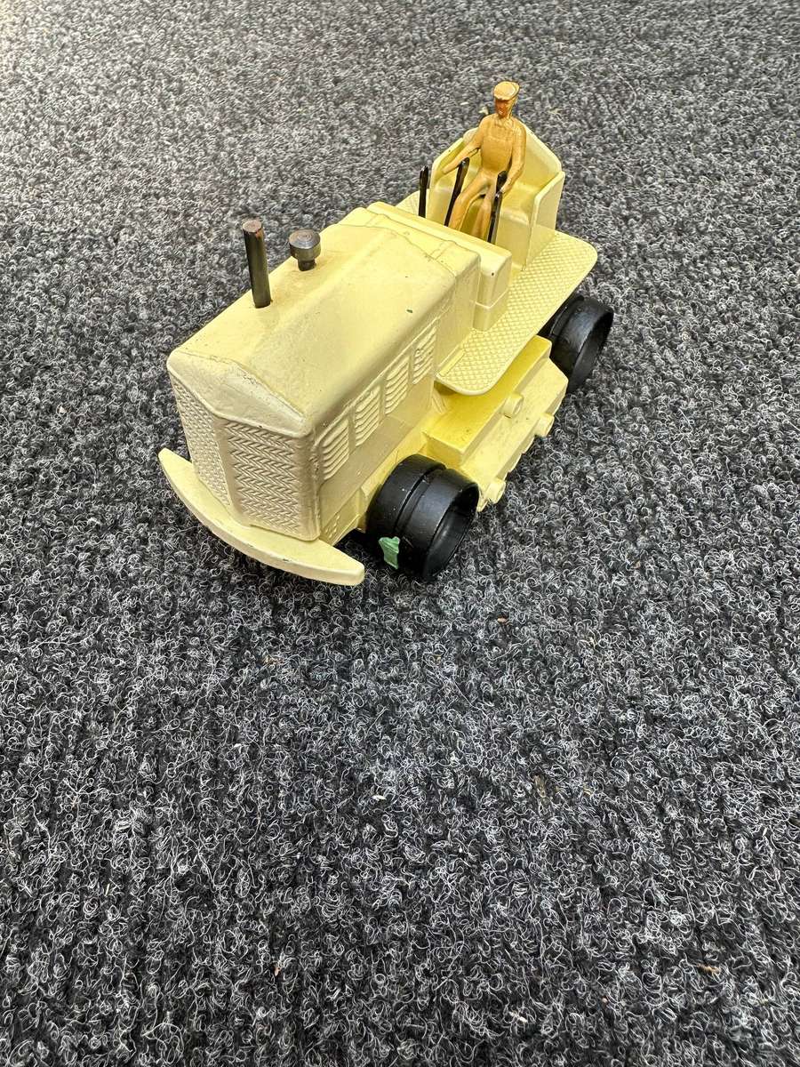 DINKY TOYS