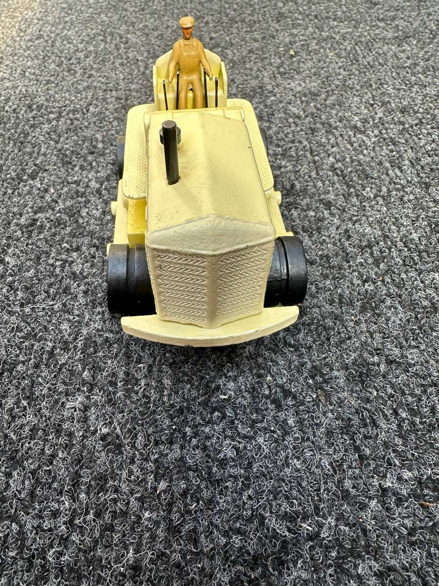 DINKY TOYS