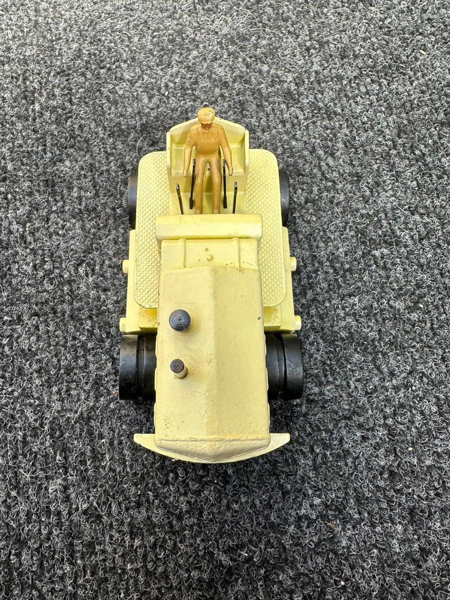 DINKY TOYS
