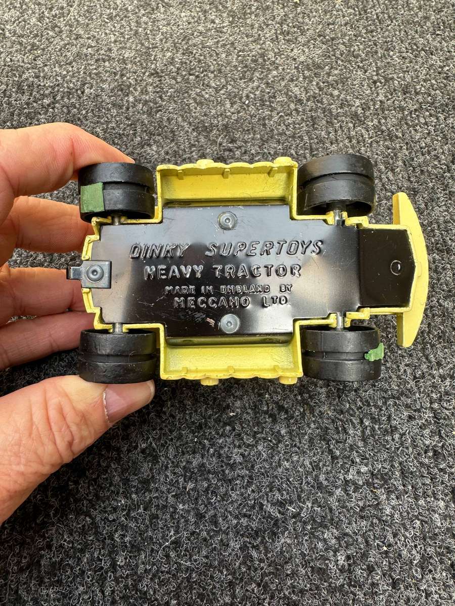 DINKY TOYS