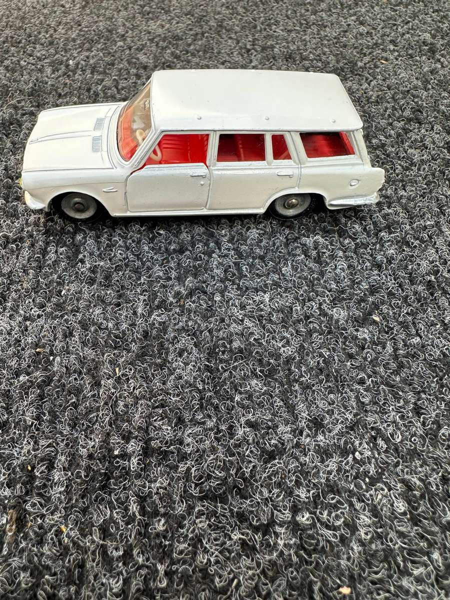 DINKY TOYS