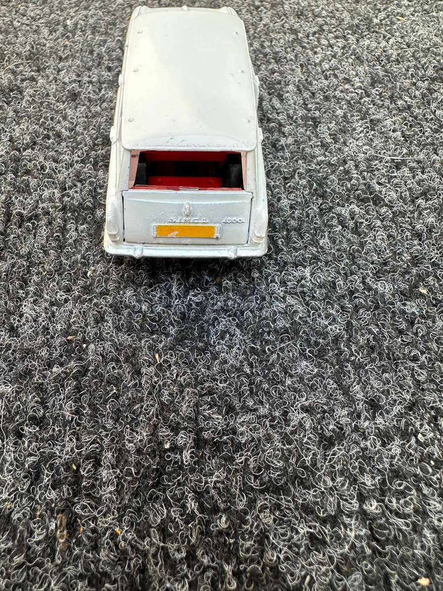 DINKY TOYS