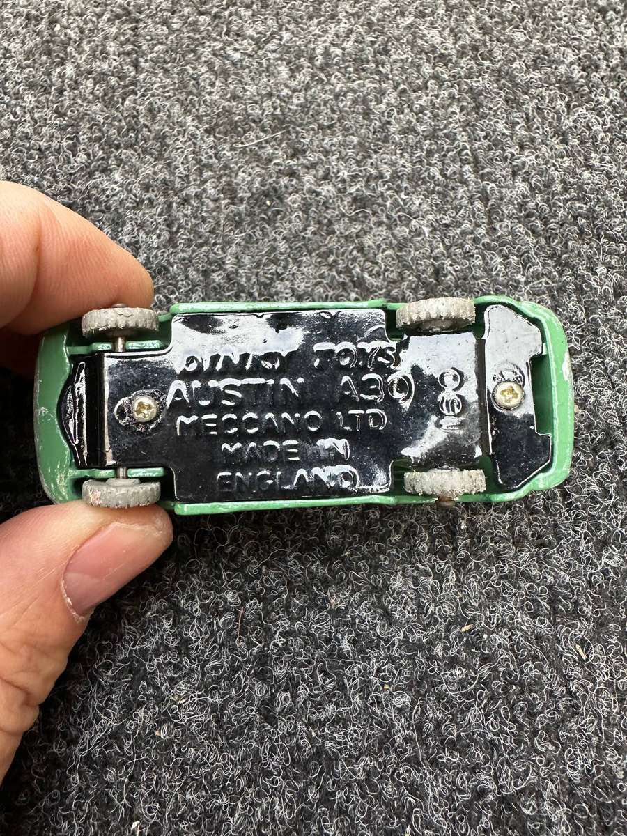DINKY TOYS