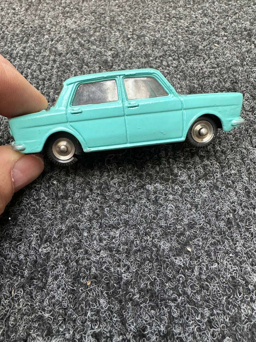 DINKY TOYS