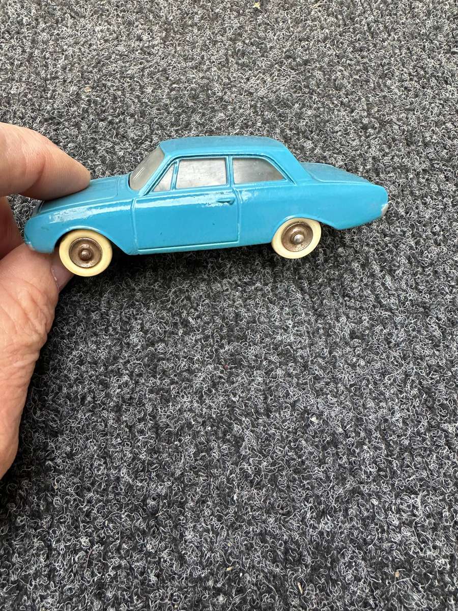 DINKY TOYS