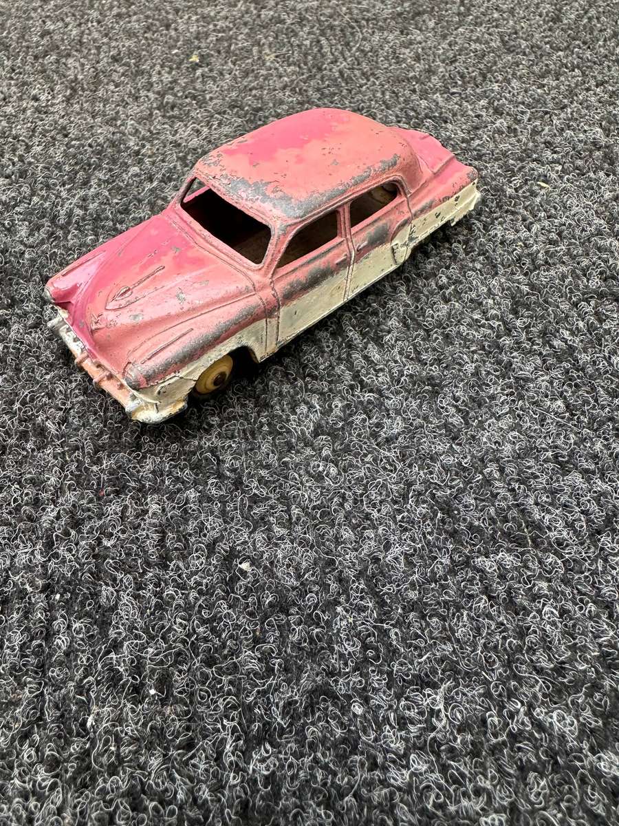 DINKY TOYS
