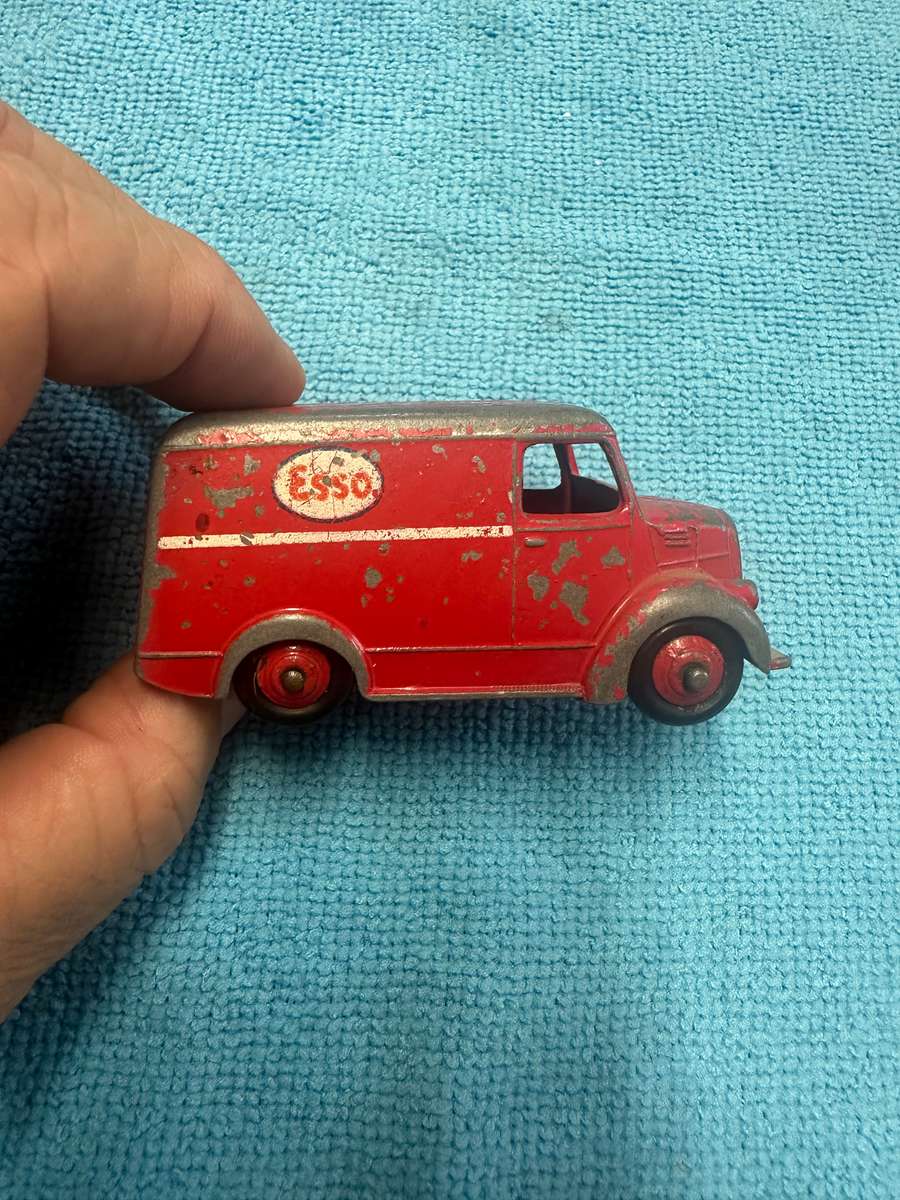 DINKY TOYS