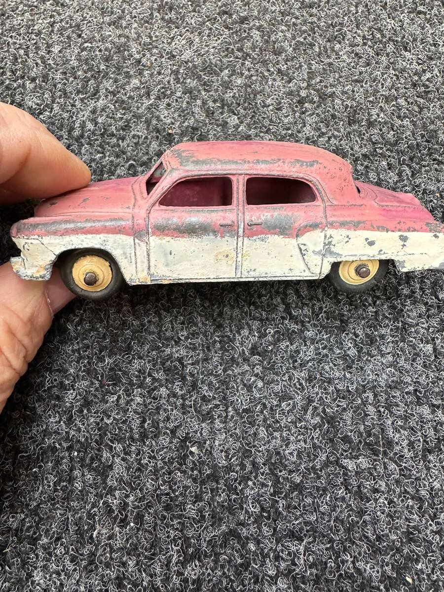 DINKY TOYS