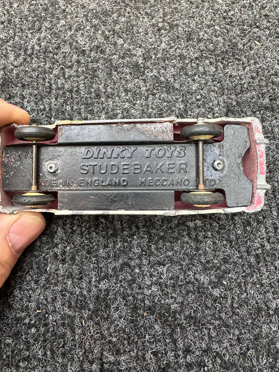 DINKY TOYS