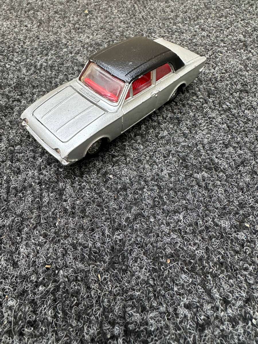 DINKY TOYS