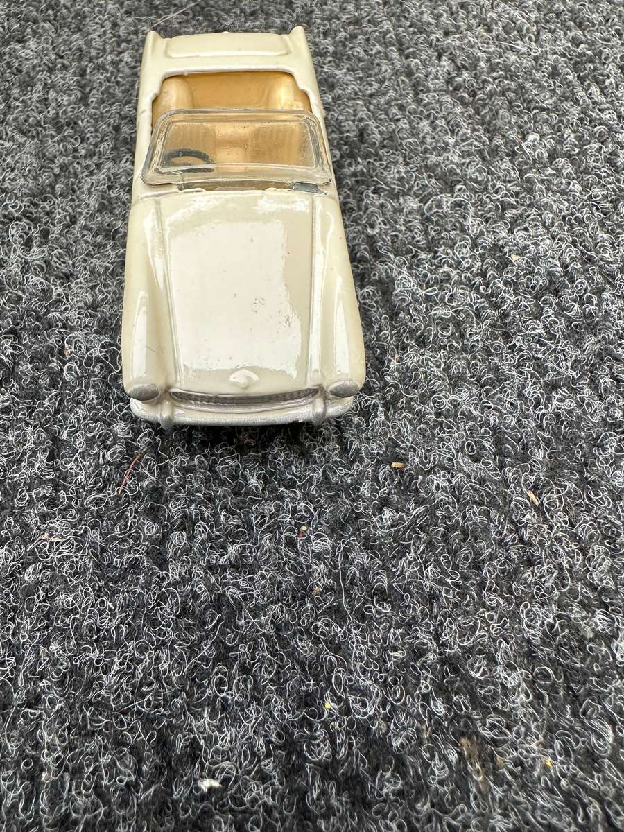DINKY TOYS