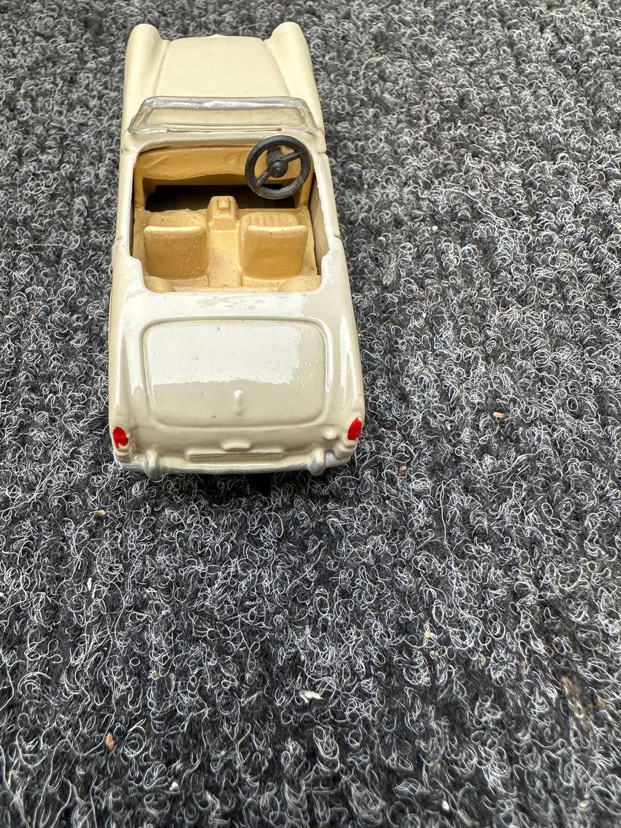 DINKY TOYS