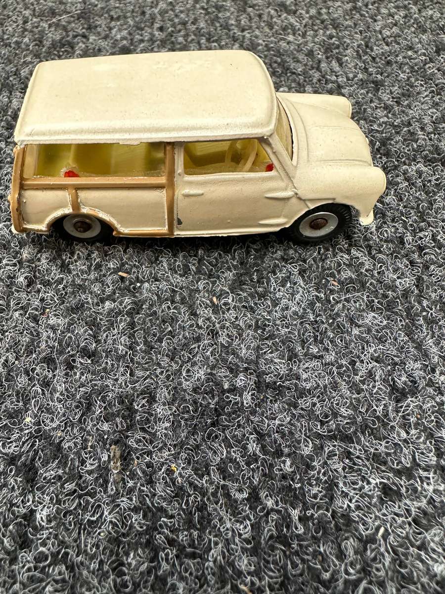 DINKY TOYS