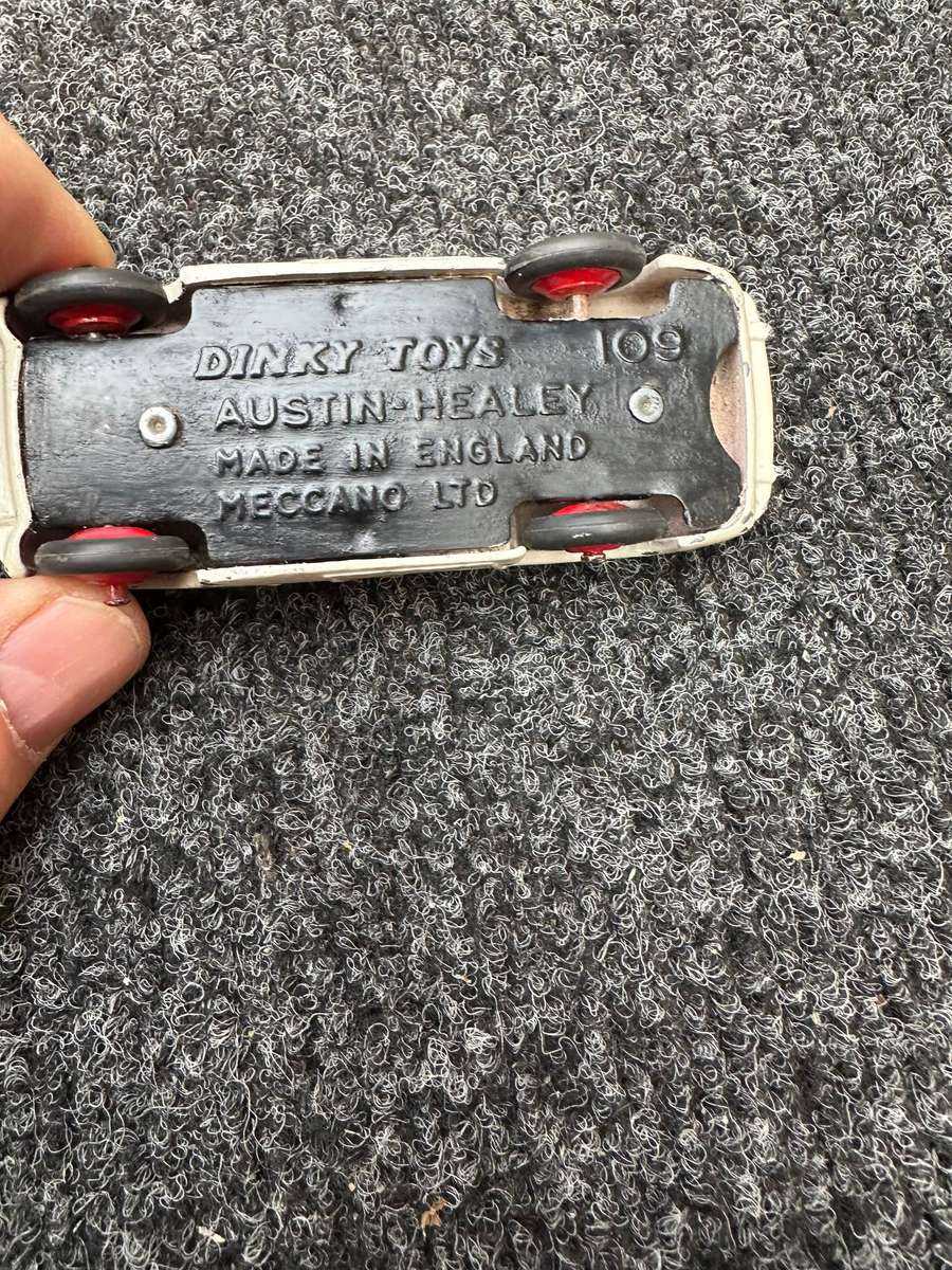 DINKY TOYS