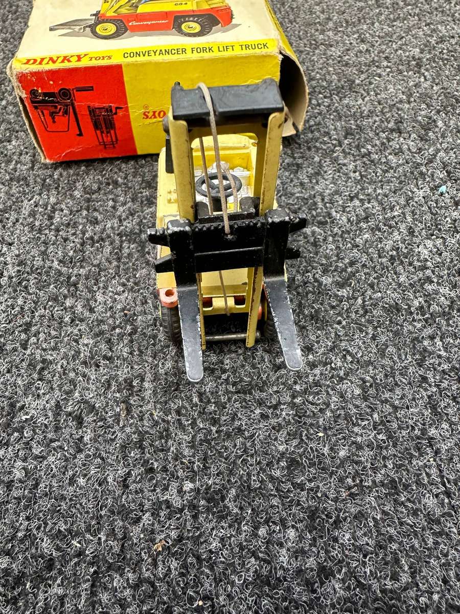DINKY TOYS