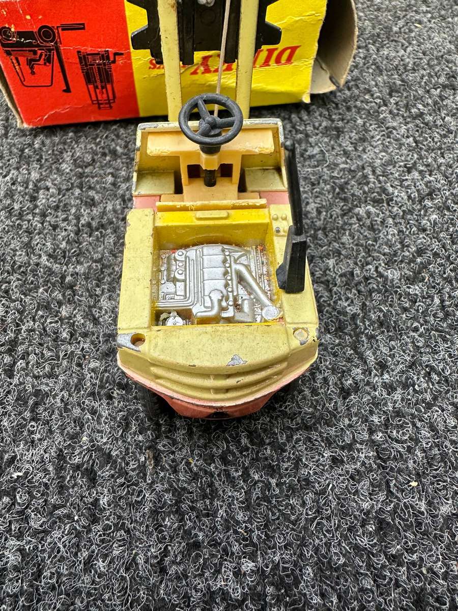 DINKY TOYS