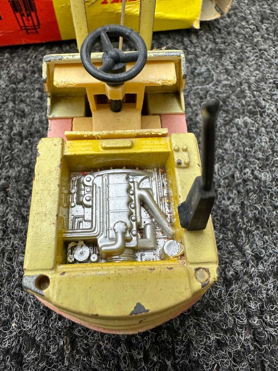 DINKY TOYS