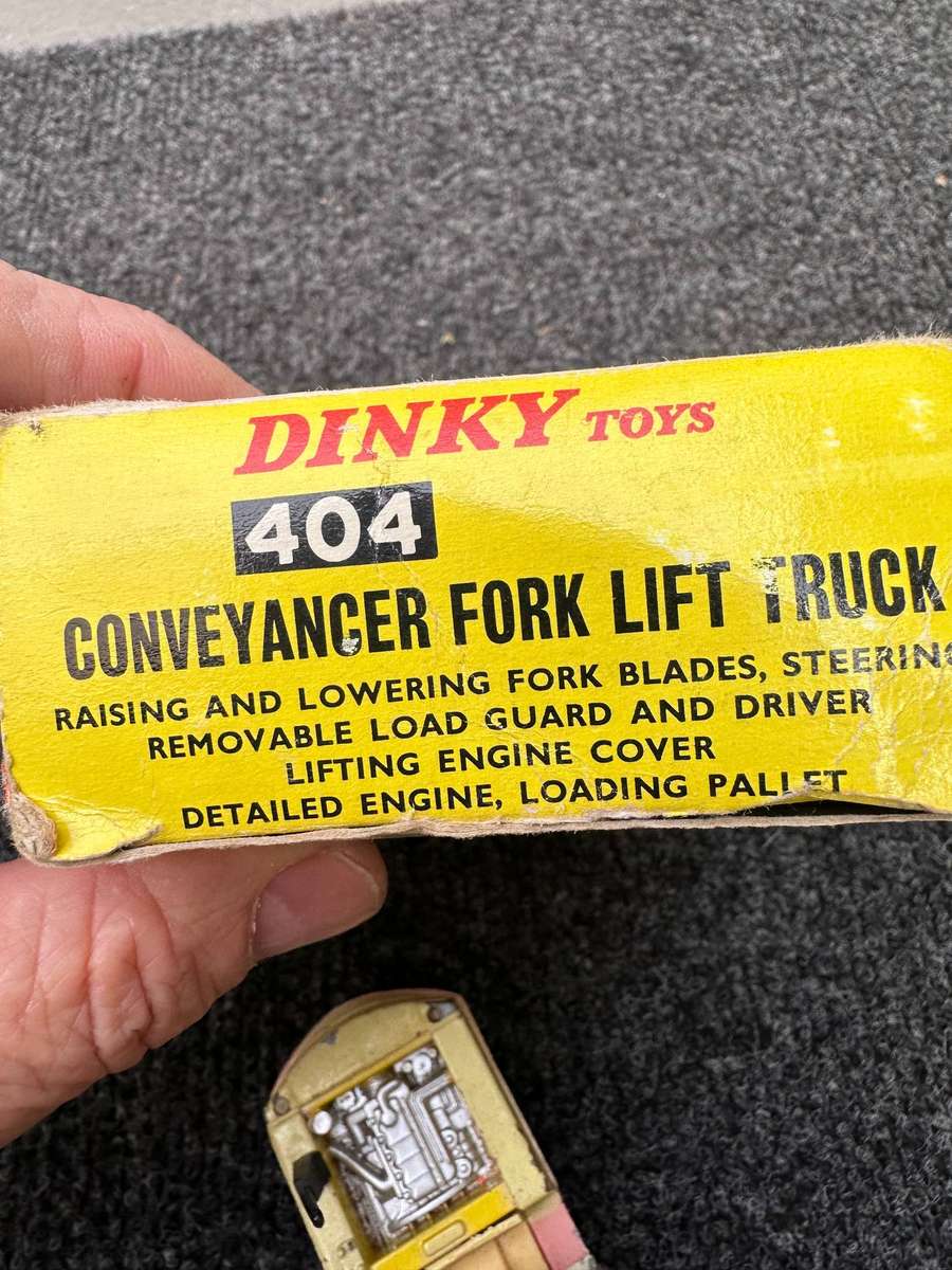 DINKY TOYS
