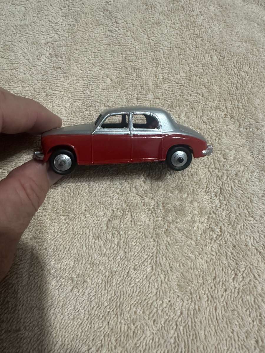 DINKY TOYS