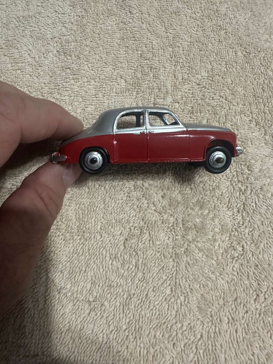 DINKY TOYS