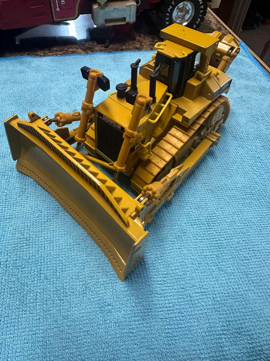 DINKY TOYS ( CATERPILLAR