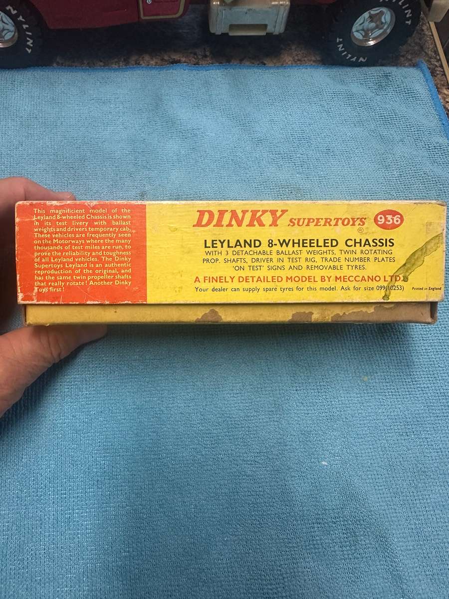 DINKY TOYS