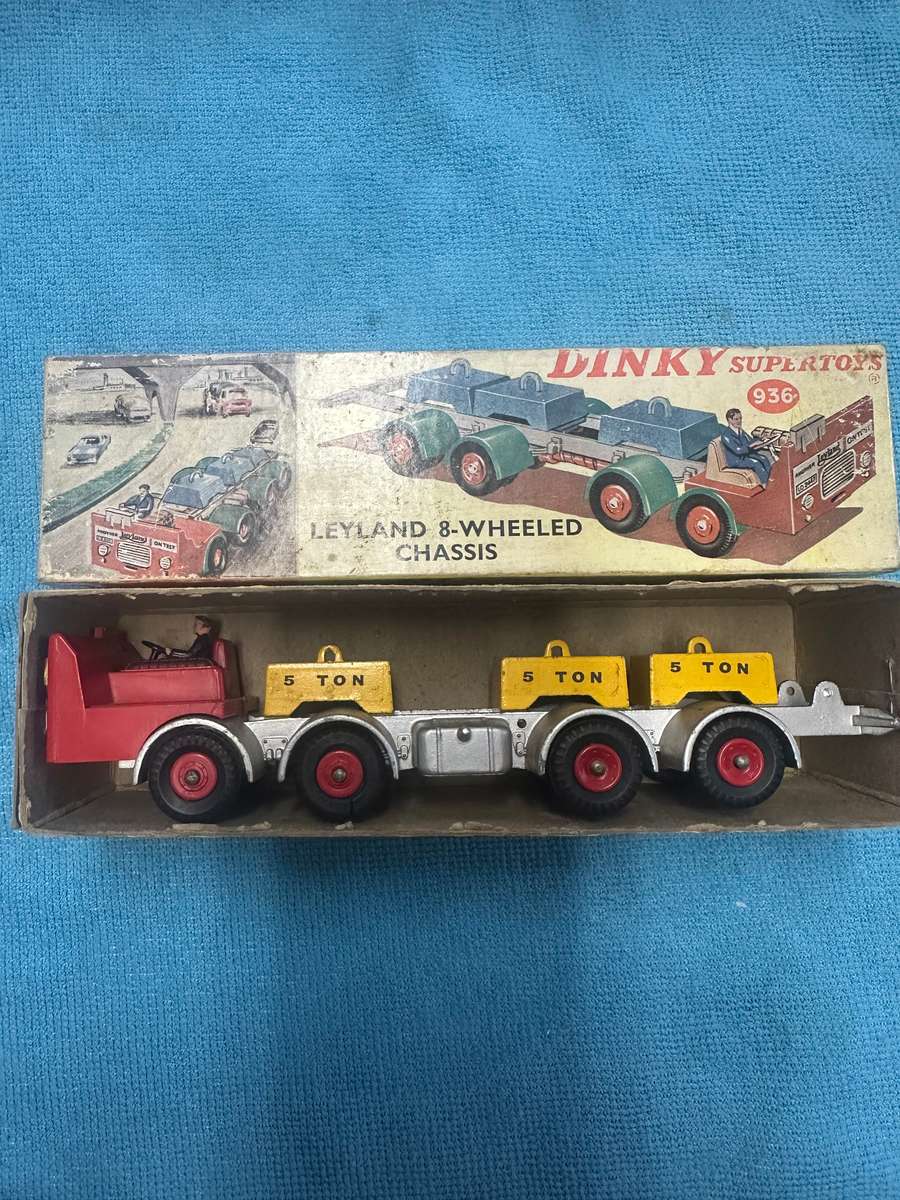 DINKY TOYS