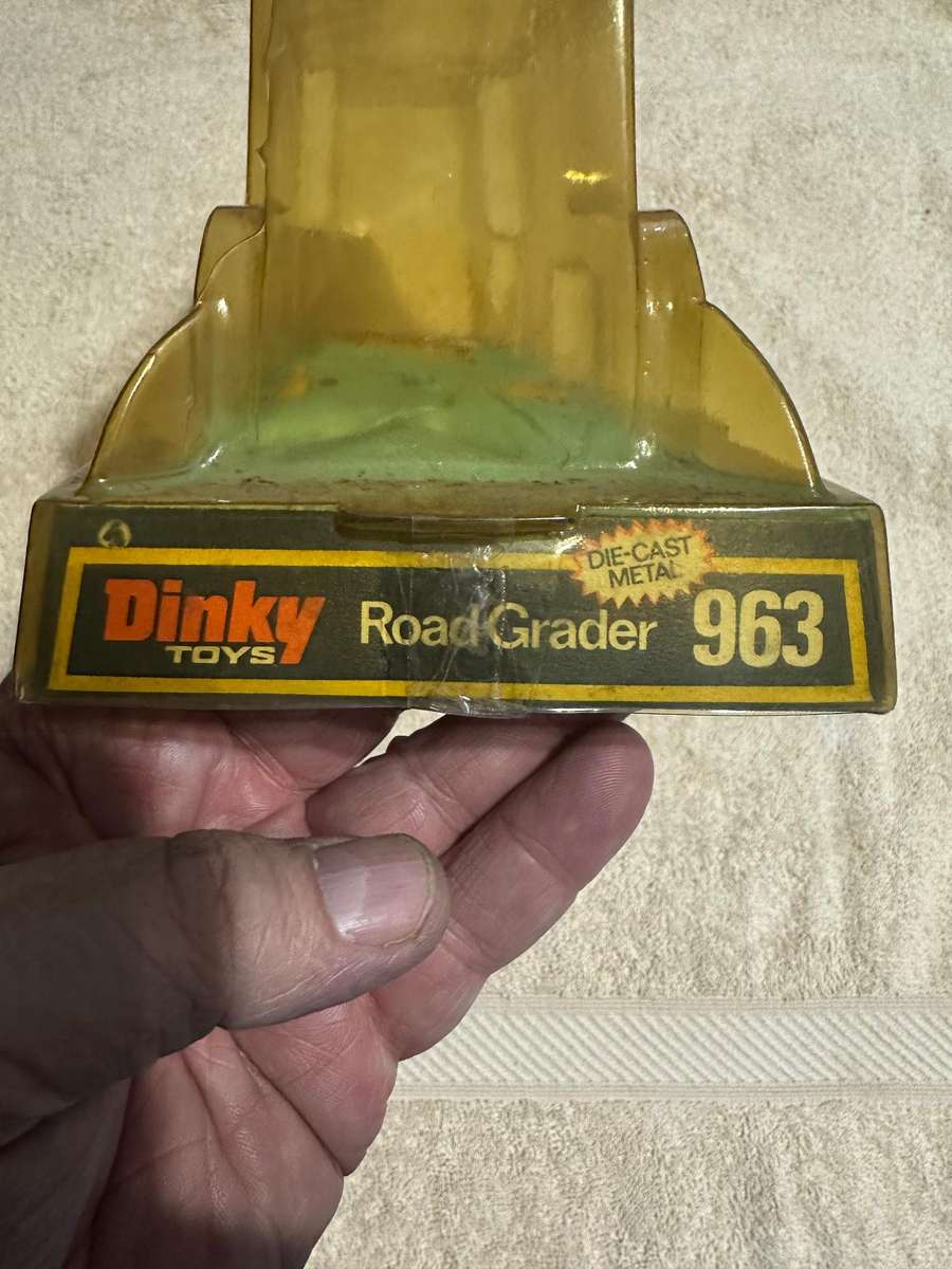 DINKY TOYS