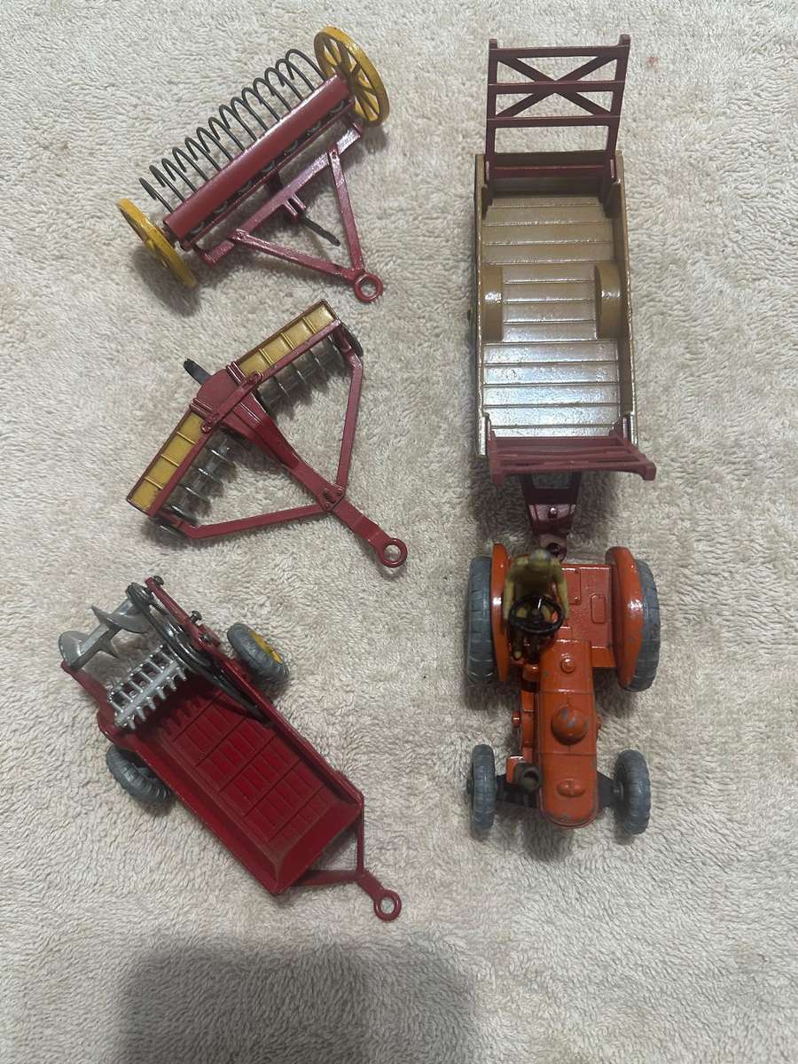 DINKY TOYS