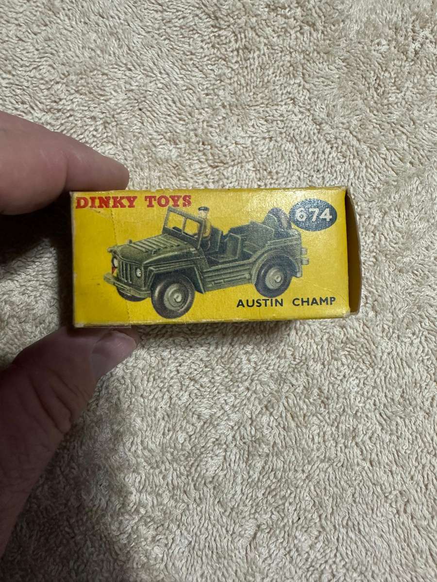 DINKY TOYS