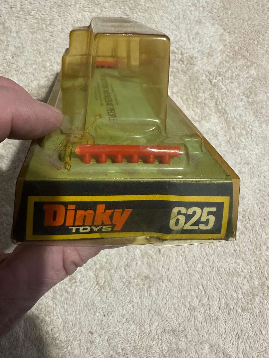 DINKY TOYS
