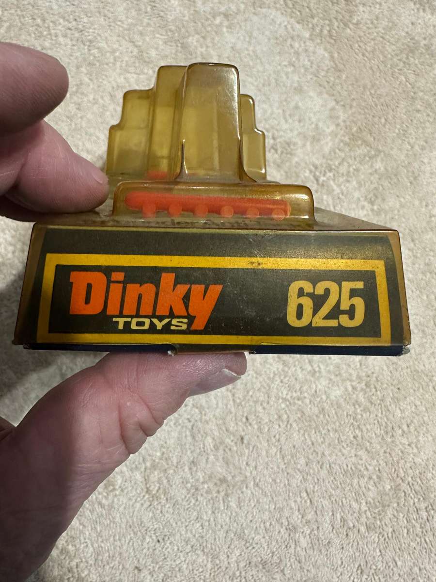 DINKY TOYS