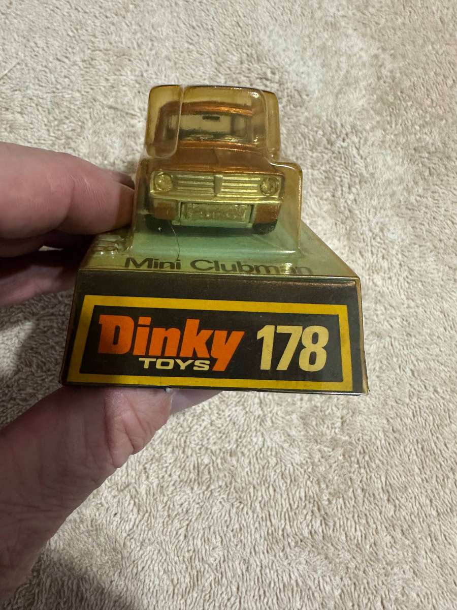 DINKY TOYS