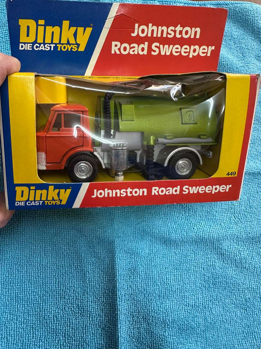 DINKY TOYS