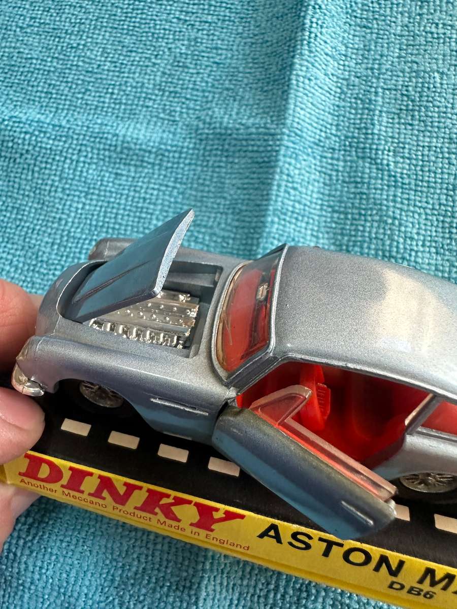 DINKY TOYS