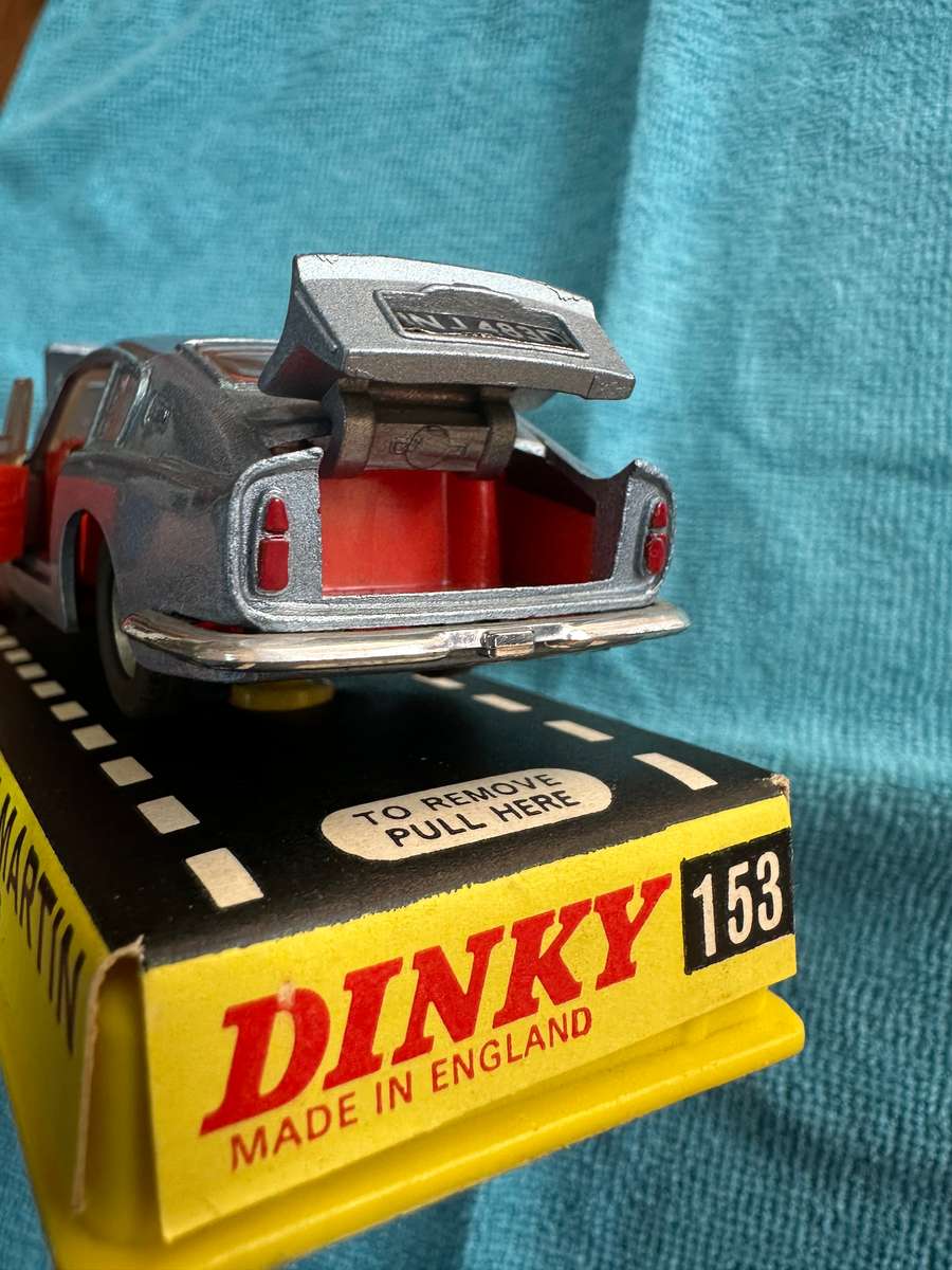 DINKY TOYS
