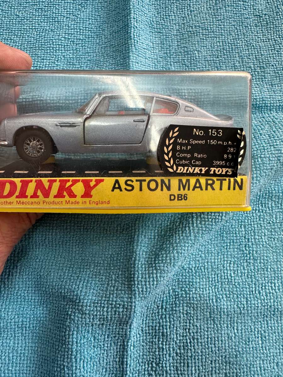 DINKY TOYS